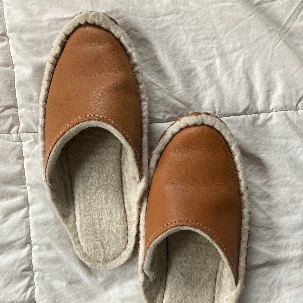 Women's Mohinders wool lined leather  slipper size 7